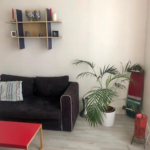 Cute And Quiet Appartment In Montmartre